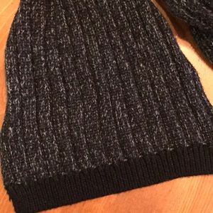 Like New EXPRESS Cozy Scarf, 100% Cotton, Unisex, Grey & Black